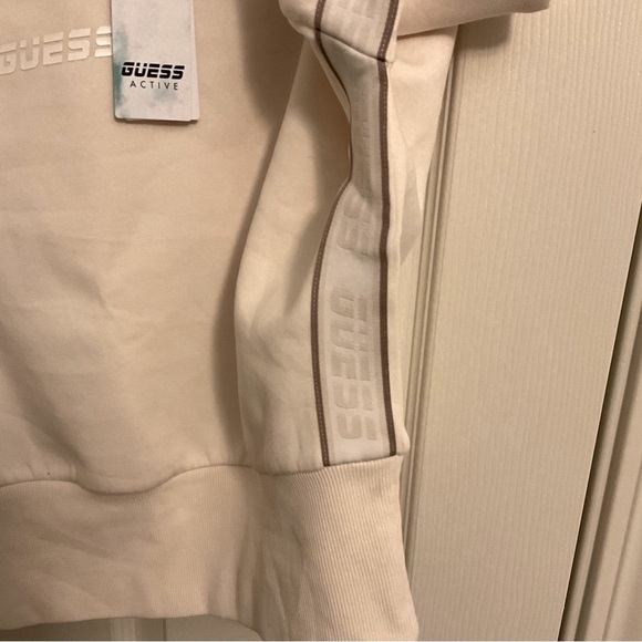 Guess sweater size small made with organic cotton Sweat Crewneck Crop - Picture 5 of 10